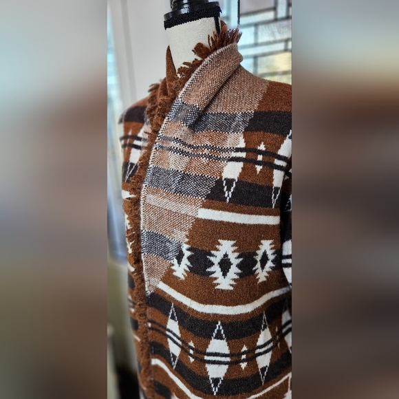 Tahari Western Styled Cardigan W/Pockets - Picture 5 of 8